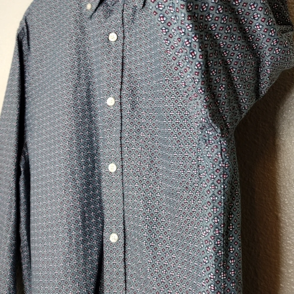Banana Republic Untucked Fit Casual Button Down Shirt